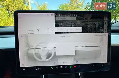 Седан Tesla Model 3 2019 в 