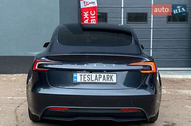 Седан Tesla Model 3 2024 в 