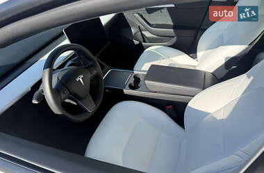 Седан Tesla Model 3 2021 в 
