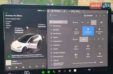 Седан Tesla Model 3 2022 в 