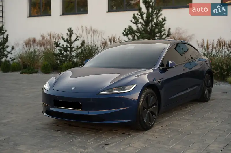 Tesla Model 3 2024