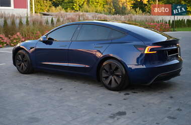 Седан Tesla Model 3 2024 в Луцке