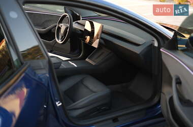 Седан Tesla Model 3 2024 в 