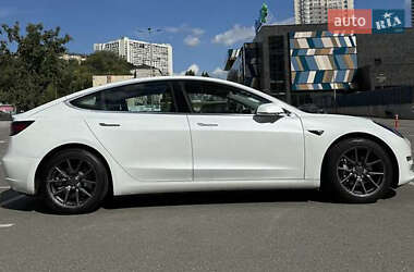 Седан Tesla Model 3 2020 в 