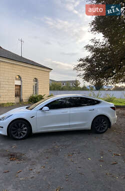 Седан Tesla Model 3 2019 в 