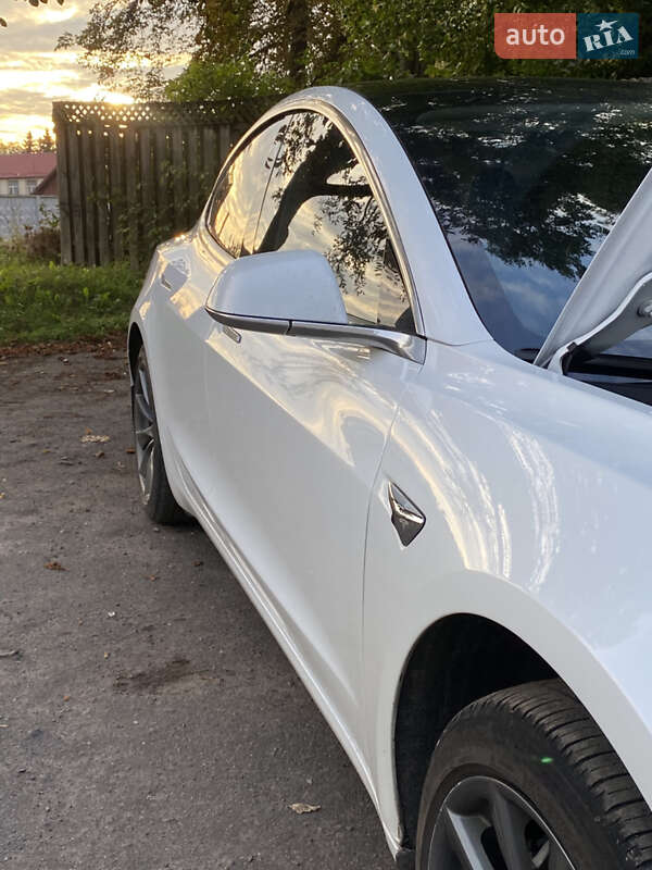 Седан Tesla Model 3 2019 в Кам'янці-Бузькій