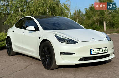 Седан Tesla Model 3 2021 в 
