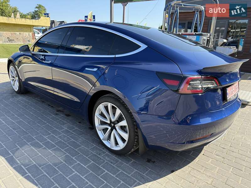 Седан Tesla Model 3 2019 в Києві