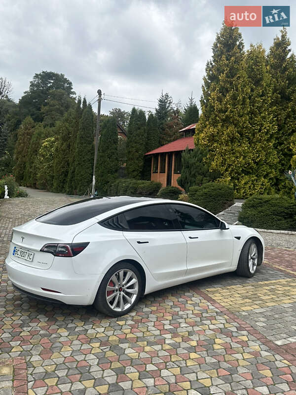 Седан Tesla Model 3 2021 в Пустомытах