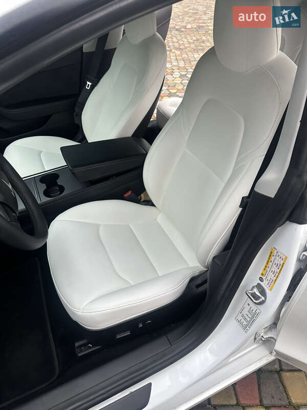 Седан Tesla Model 3 2021 в Пустомытах