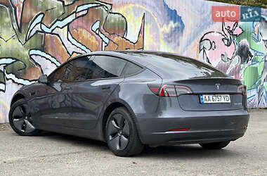 Седан Tesla Model 3 2023 в 