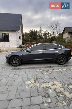 Седан Tesla Model 3 2018 в 