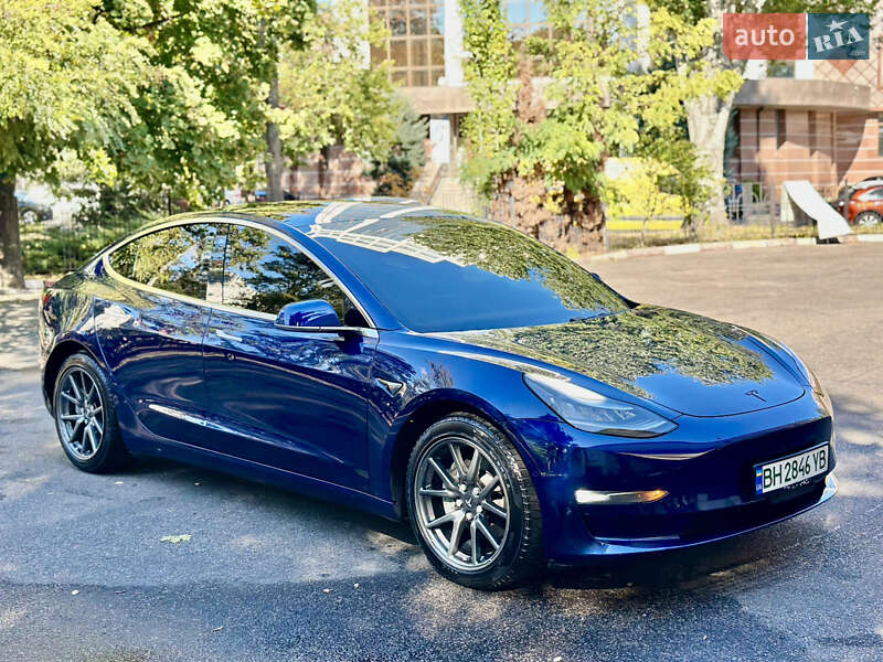 Седан Tesla Model 3 2019 в Одесі