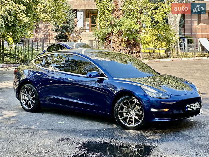 Седан Tesla Model 3 2019 в Одесі