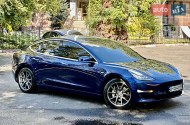 Седан Tesla Model 3 2019 в 