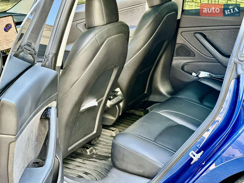 Седан Tesla Model 3 2019 в Одесі
