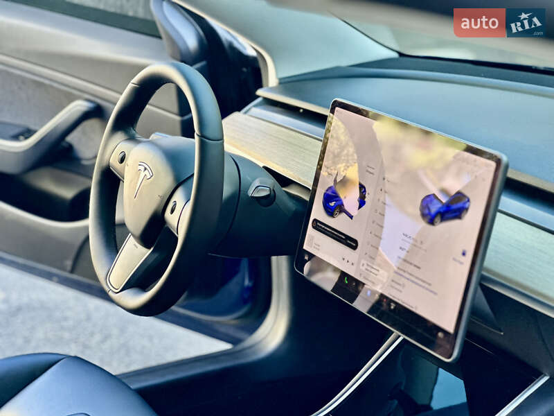 Седан Tesla Model 3 2019 в Одесі
