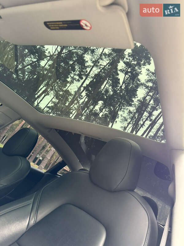 Седан Tesla Model 3 2018 в Києві