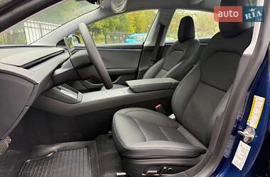 Седан Tesla Model 3 2024 в 