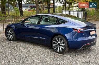 Седан Tesla Model 3 2024 в 