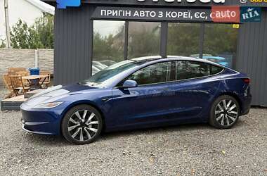 Седан Tesla Model 3 2024 в 