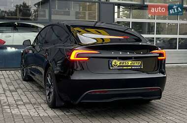 Седан Tesla Model 3 2024 в 