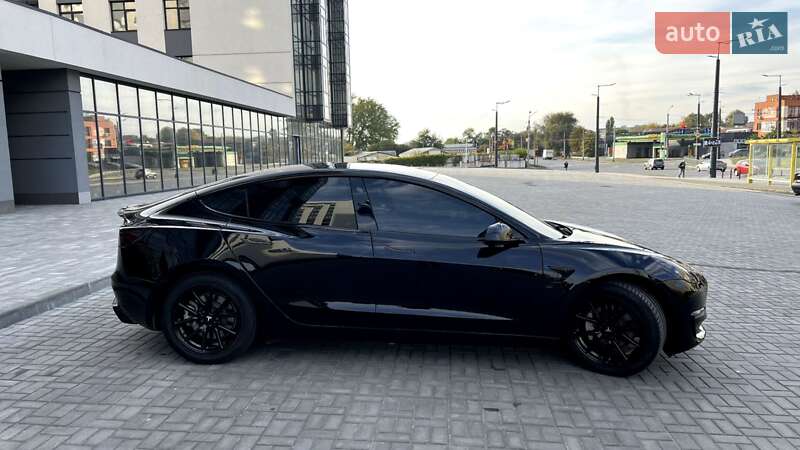 Седан Tesla Model 3 2019 в Дніпрі