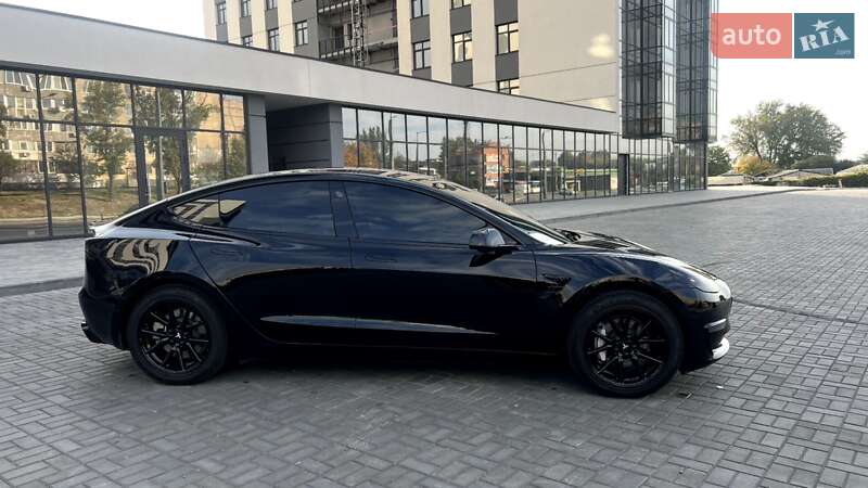 Седан Tesla Model 3 2019 в Дніпрі