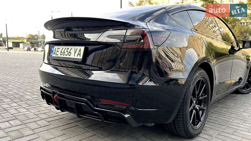 Седан Tesla Model 3 2019 в Дніпрі