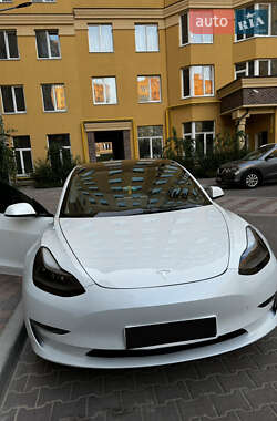 Седан Tesla Model 3 2023 в Киеве