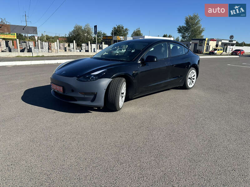 Седан Tesla Model 3 2022 в Луцьку