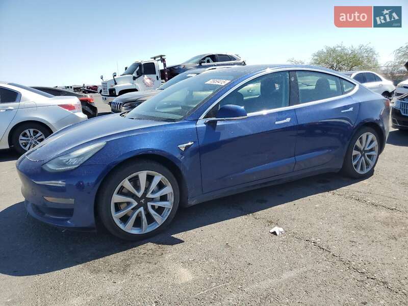 Седан Tesla Model 3 2019 в 