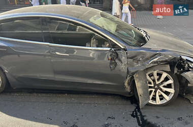 Седан Tesla Model 3 2018 в 