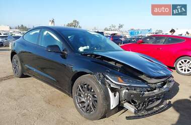 Седан Tesla Model 3 2025 в Киеве