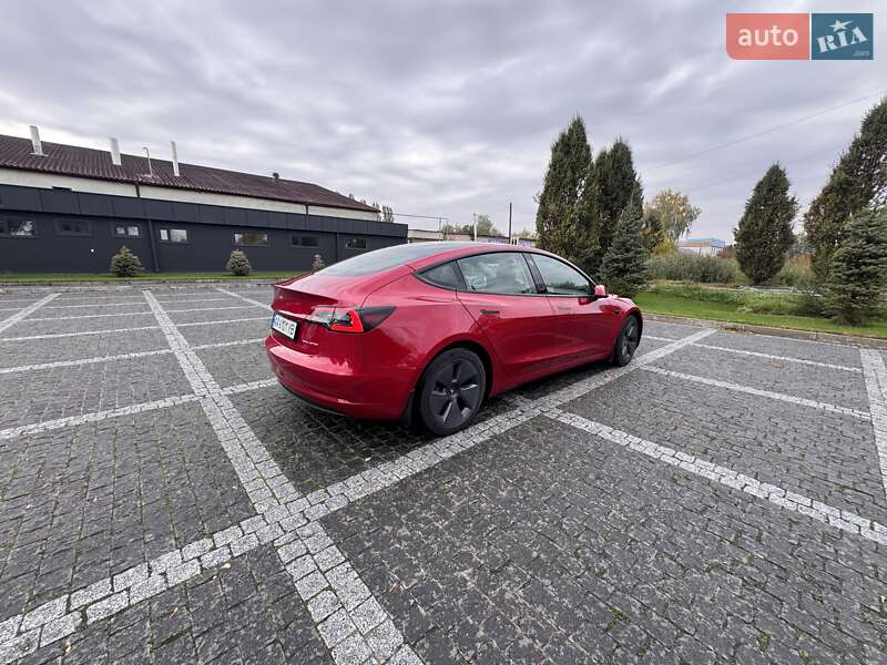 Седан Tesla Model 3 2021 в Пирятині