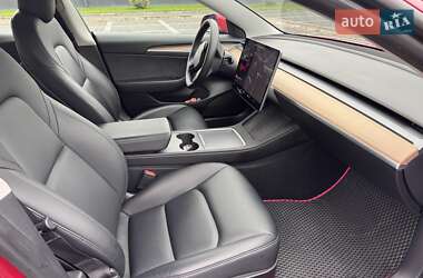Седан Tesla Model 3 2021 в 