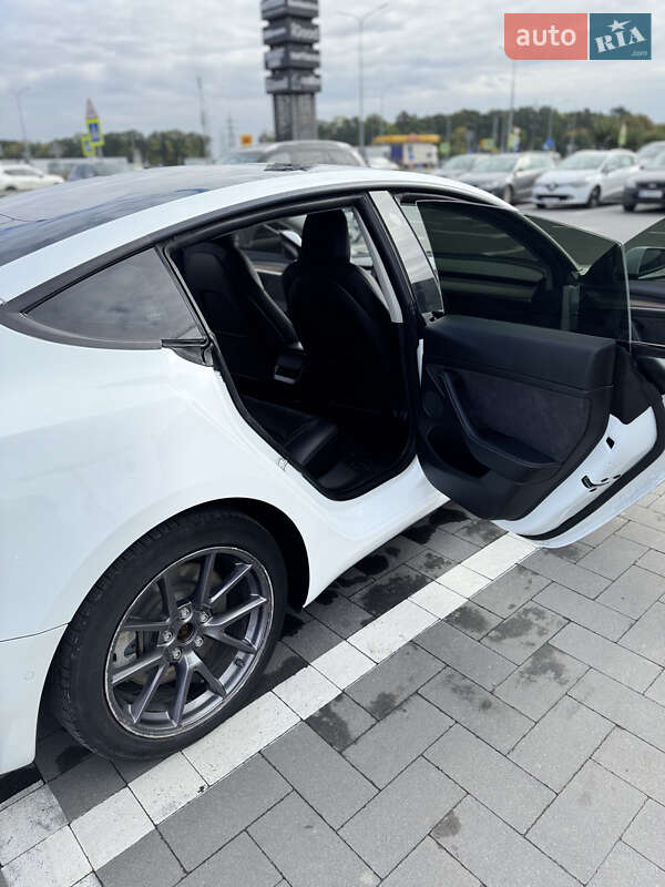 Седан Tesla Model 3 2021 в Луцьку фото 8 Седан Tesla Model 3 2021 в Луцьку