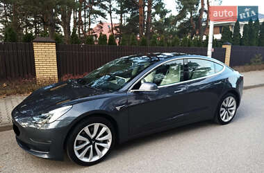 Седан Tesla Model 3 2019 в Львові