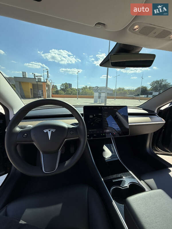 Седан Tesla Model 3 2019 в Києві
