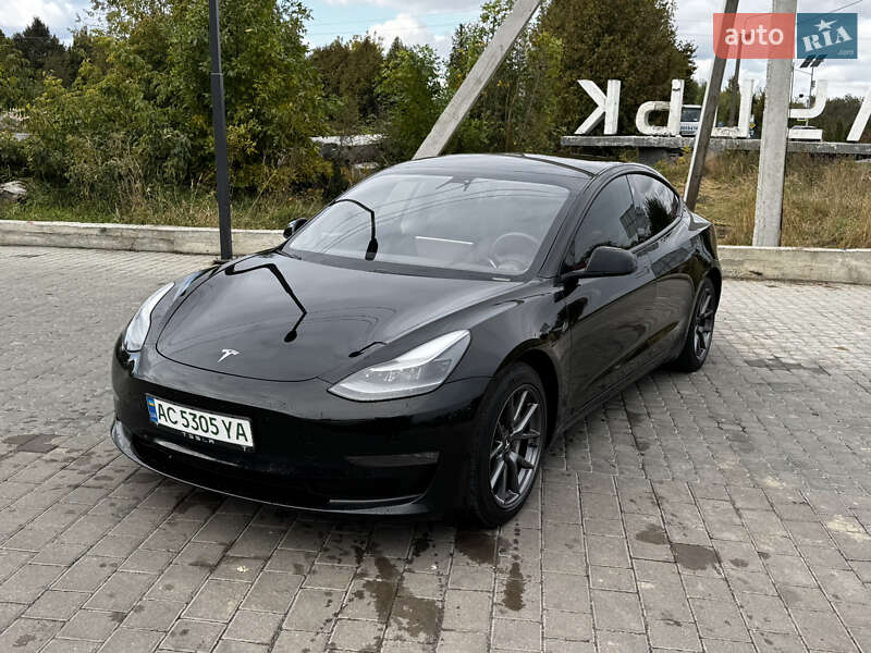 Седан Tesla Model 3 2021 в Луцке