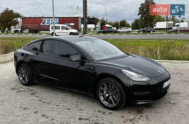 Седан Tesla Model 3 2021 в 