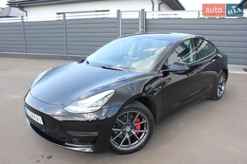 Седан Tesla Model 3 2019 в Києві