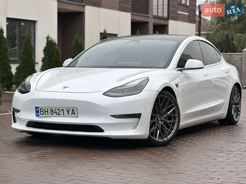 Седан Tesla Model 3 2019 в Одесі