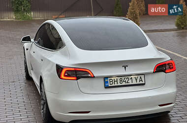 Седан Tesla Model 3 2019 в 