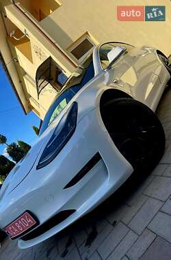 Седан Tesla Model 3 2017 в 