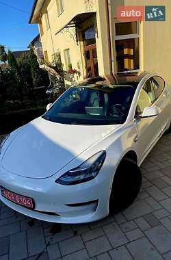 Седан Tesla Model 3 2017 в Львові
