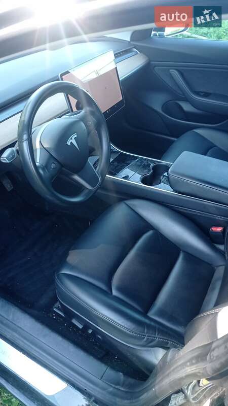 Седан Tesla Model 3 2018 в Тернополі