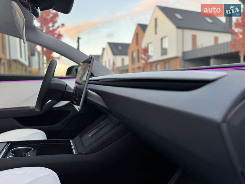 Седан Tesla Model 3 2024 в Львові