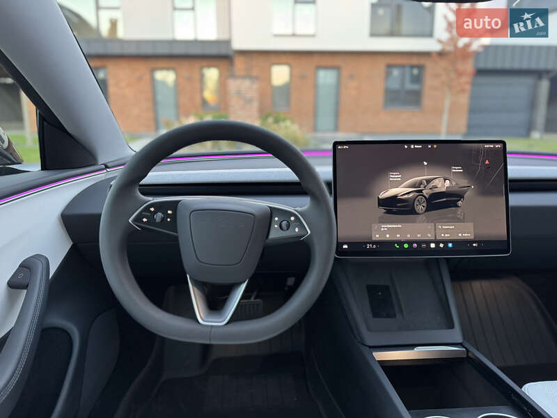 Седан Tesla Model 3 2024 в Львові