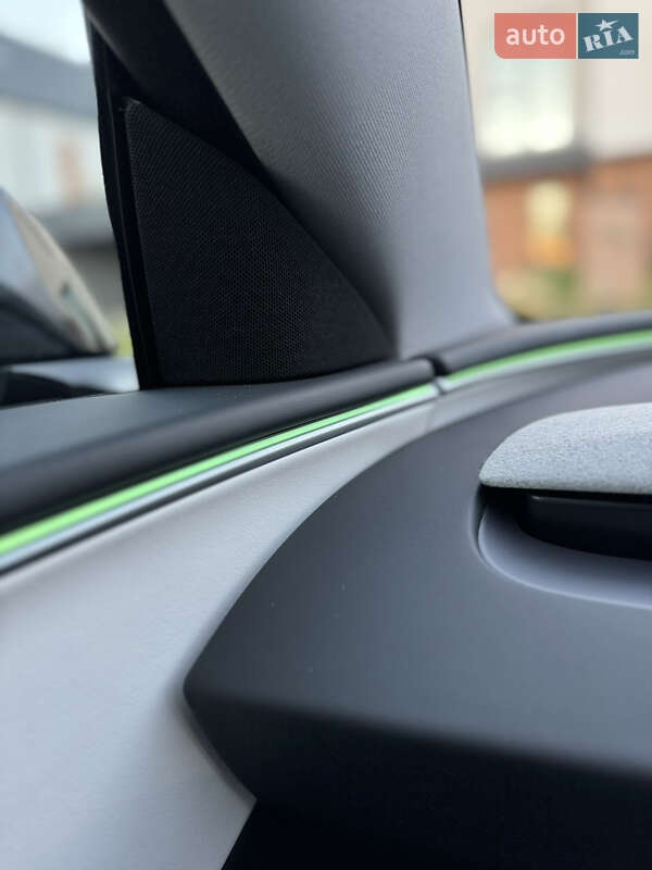 Седан Tesla Model 3 2024 в Львові